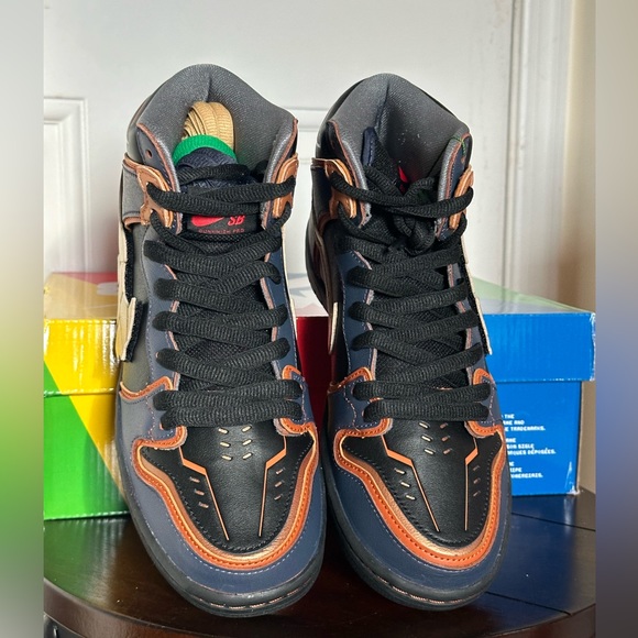 Nike SB dunk high RX-0 Unicorn Gundam Banshee - Picture 3 of 5